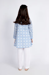 Lily Kurti