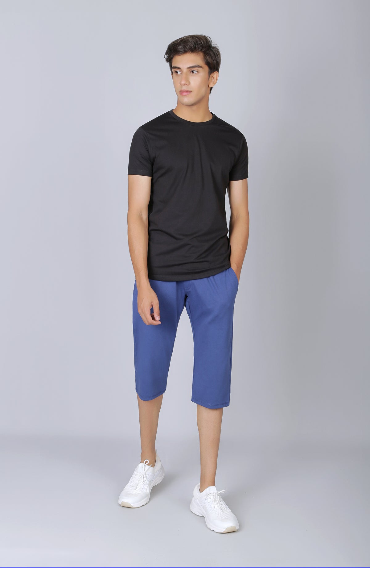 Basic Tee With Round Hem-Black
